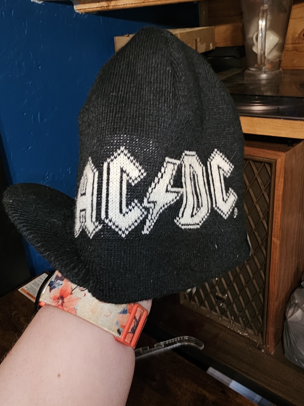 ❤️ GUC AC/DC Black Knit Beanie Hat